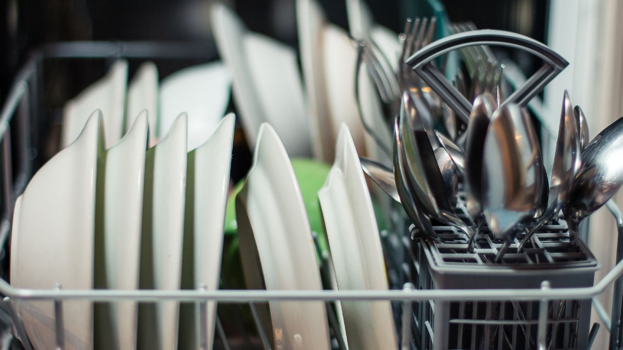 4 Signs You Need To Replace Your Dishwasher