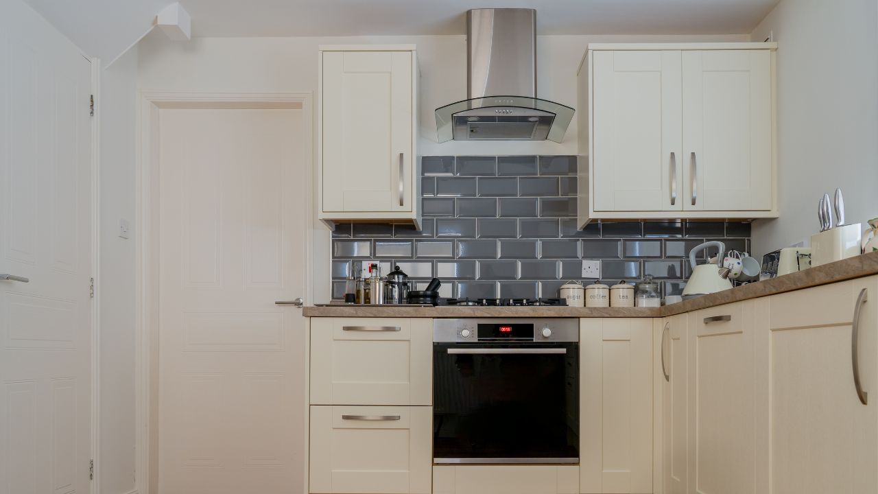 4 Ducted Range Hood Venting Options To Consider