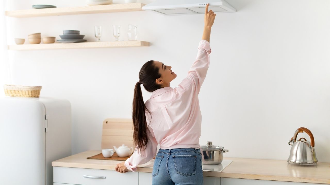 Why You Need a Range Hood Over Your Kitchen Stove